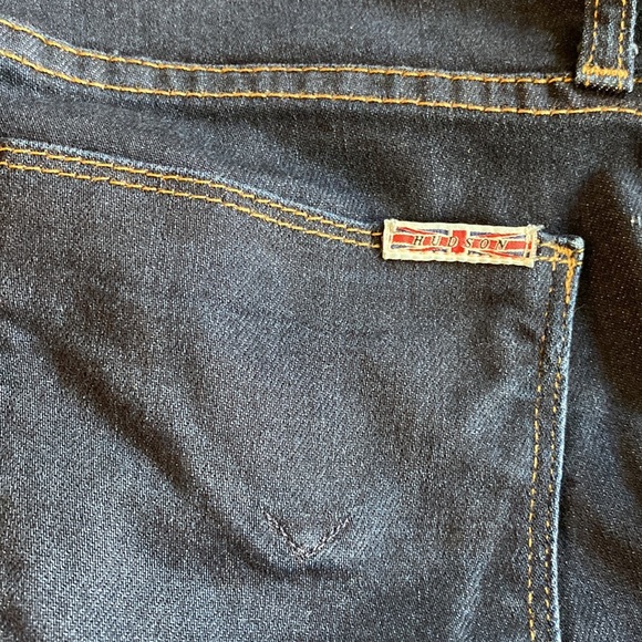 Hudson mid rise skinny ladies denim in size 25 with raw hem. - Picture 11 of 12